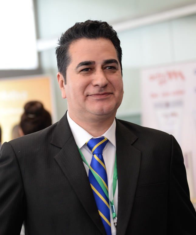 Dr. Nadir Salaues Hurtado - Cirujano Plástico en Bolivia